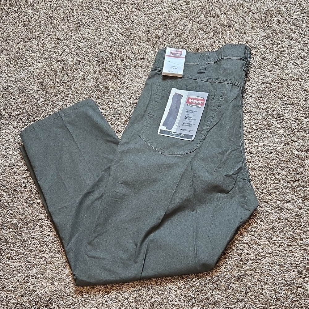 Wrangler Workwear Technician Relaxed Fit 40 X 30 Work Pants Durable Construction